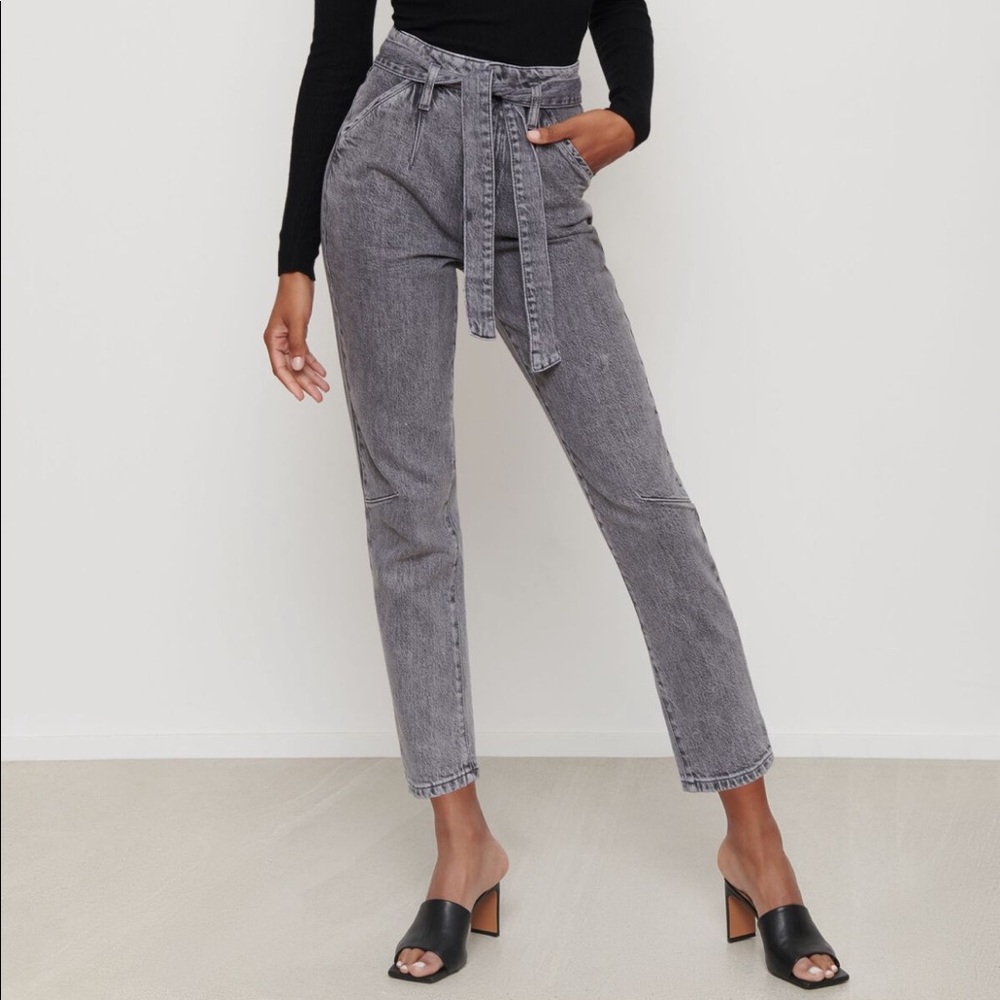 NWT 💕Dynamite High Waist Carrot Leg Jeans 💕